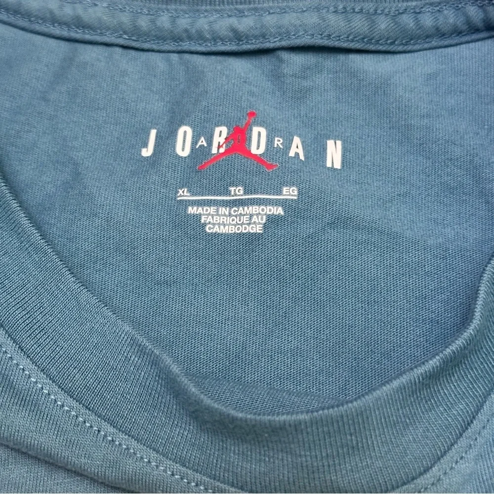 Jordan Teal Long Sleeve Shirt size XL